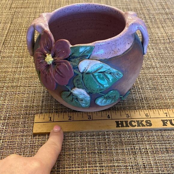 Vintage Signed Old Patagonia 1989 Crock Vase Pottery w/ Applied Flowers Leaves - Picture 12 of 12
